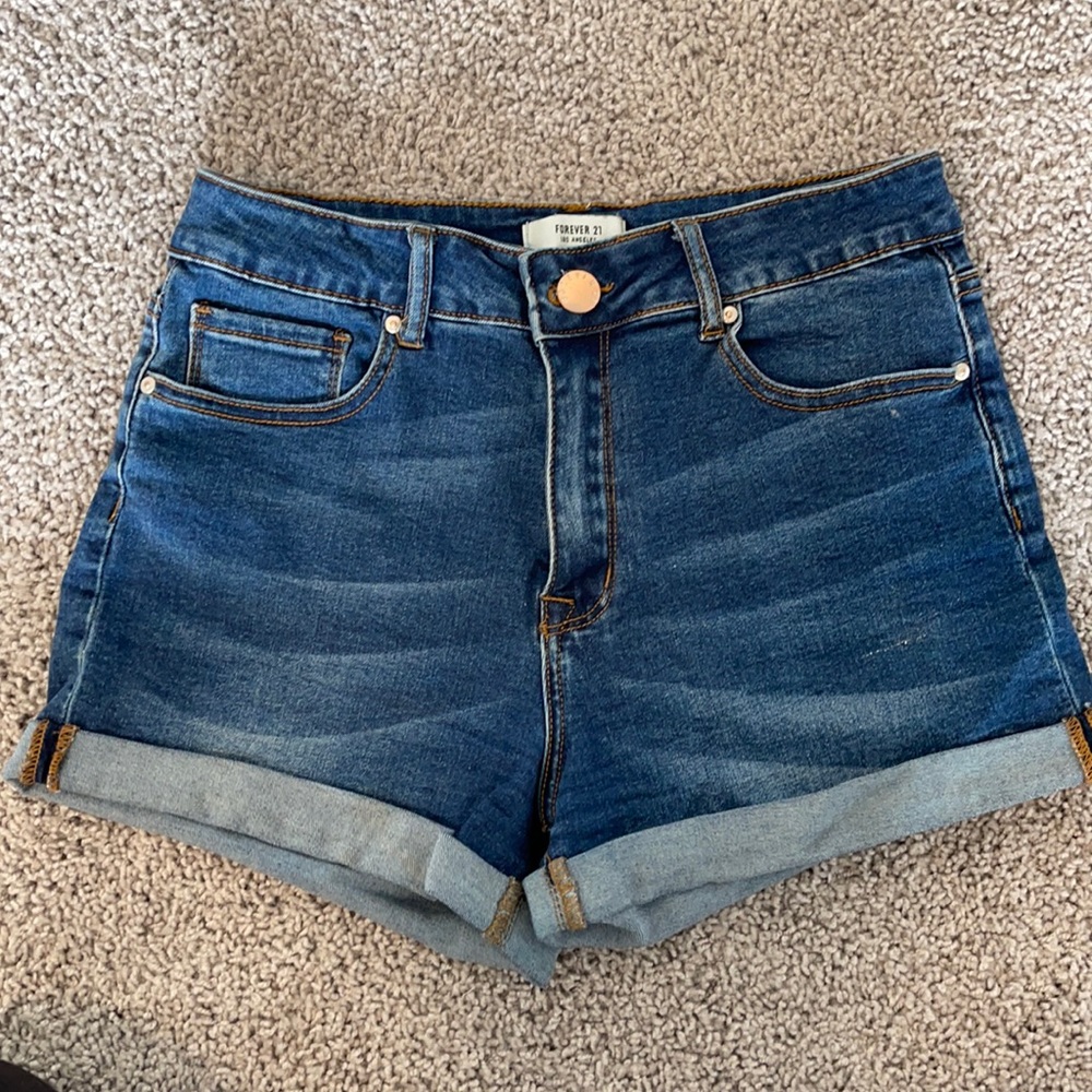Forever21 jean shorts size 27